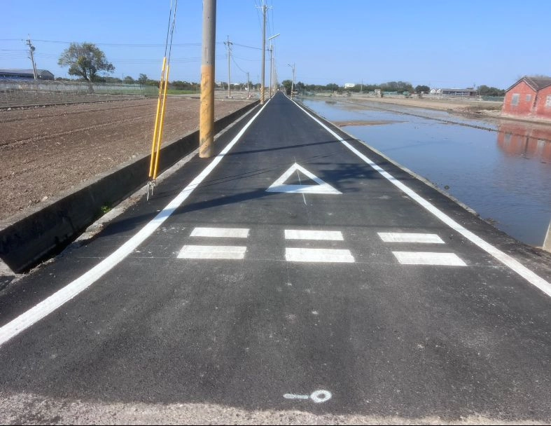 114年度新社農地重劃區埤頭埧段1302、1342地號農路改善工程(三件合併) 3